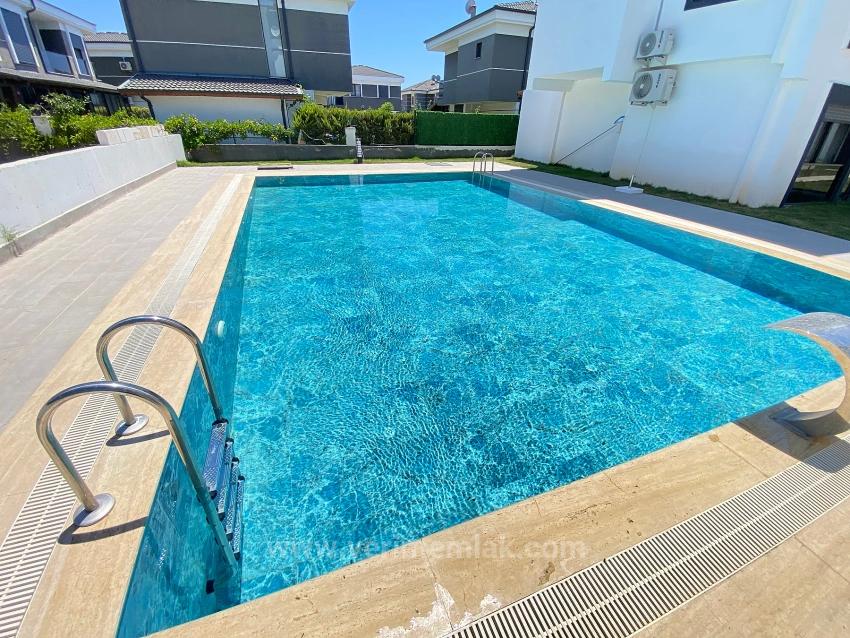 3+1 Freistehende Villa Mit Großem Garten Und Pool Zum Verkauf In Doğanbey