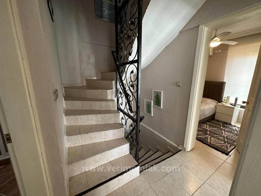 Luxuriöse, Freistehende Villa (4+1 Schlafzimmer) In Seferihisar Bengiler, 100 M Vom Meer Entfernt, Komplett Renoviert