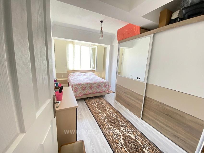 2+1-Zimmer-Wohnung Zum Verkauf In Seferihisar Bengiler, 300 M Vom Meer Entfernt, Keine Weiteren Renovierungsarbeiten Erforderlich.
