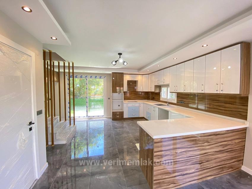 Ultra-Luxus-3+1-Villa Zum Verkauf Mit Großem Garten In Doğanbey