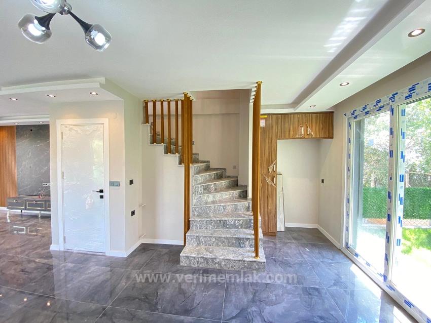 Ultra-Luxus-3+1-Villa Zum Verkauf Mit Großem Garten In Doğanbey