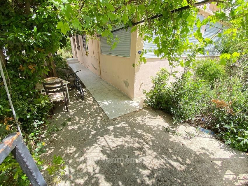 Wohnen Im Herzen Von Seferihisar: 2+1-Zimmer-Wohnung Zu Vermieten, 100 M Von Einkaufszentren, 300 M Vom Meer Entfernt.