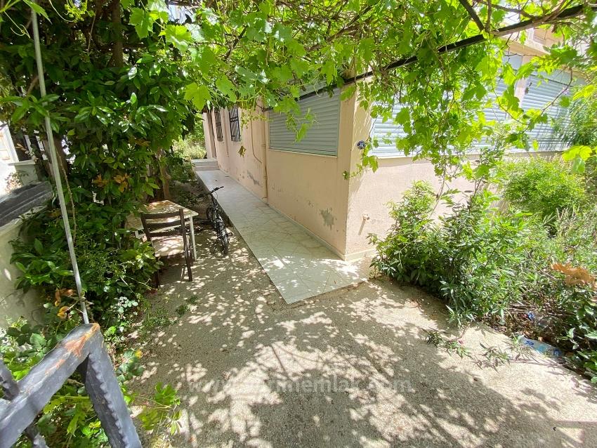 Wohnen Im Herzen Von Seferihisar: 2+1-Zimmer-Wohnung Zu Vermieten, 100 M Von Einkaufszentren, 300 M Vom Meer Entfernt.