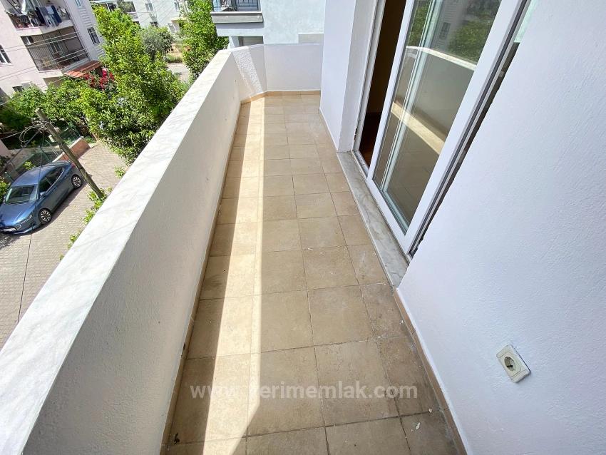 Wohnen Im Herzen Von Seferihisar: 2+1-Zimmer-Wohnung Zu Vermieten, 100 M Von Einkaufszentren, 300 M Vom Meer Entfernt.