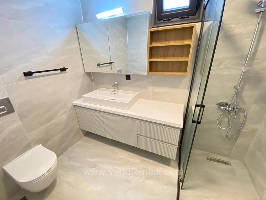 Luxuriöse 4+1-Villa Mit Swimmingpool Und Fußbodenheizung Zum Verkauf In Gumuldur