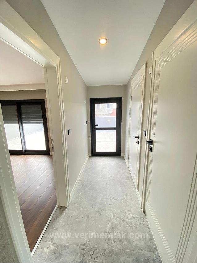 Luxuriöse 4+1-Villa Mit Swimmingpool Und Fußbodenheizung Zum Verkauf In Gumuldur