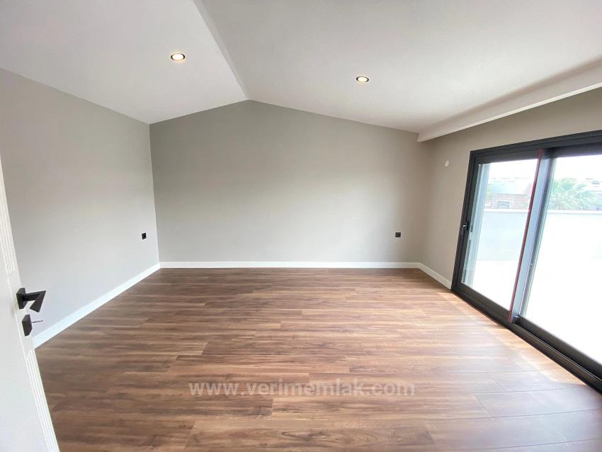 Luxuriöse 4+1-Villa Mit Swimmingpool Und Fußbodenheizung Zum Verkauf In Gumuldur