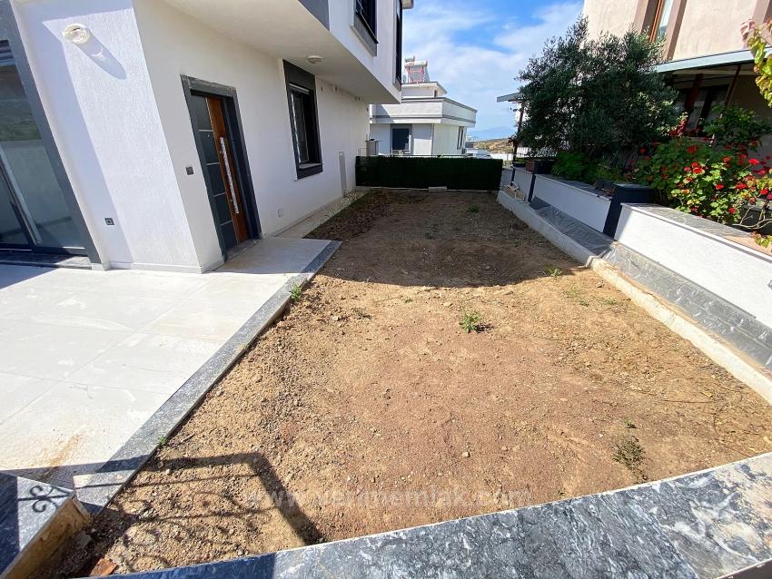 Genießen Sie Die Terrasse Und Die Meeresbrise In Payamlı, Seferihisar: 3+1 Eckvilla Zu Verkaufen, Keine Zusätzlichen Kosten Erforderlich.