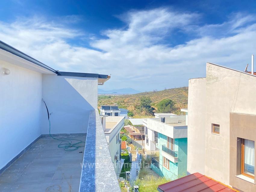 Genießen Sie Die Terrasse Und Die Meeresbrise In Payamlı, Seferihisar: 3+1 Eckvilla Zu Verkaufen, Keine Zusätzlichen Kosten Erforderlich.