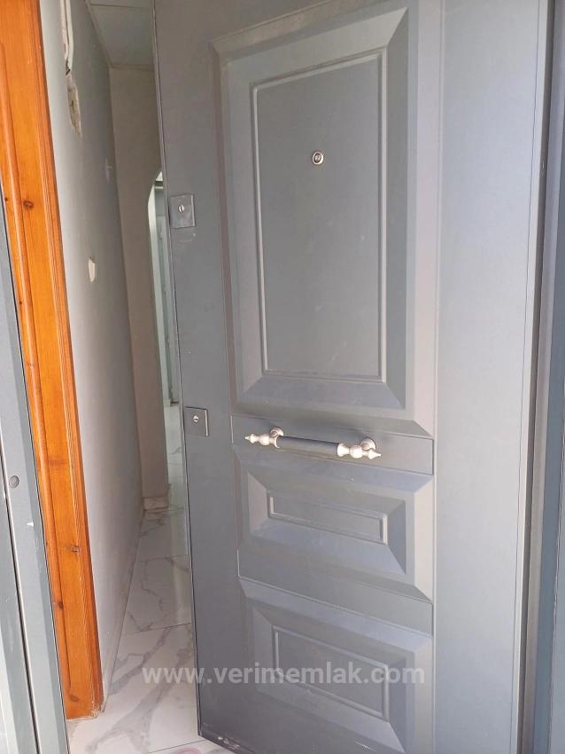 Schnäppchen! 2+1-Zimmer-Wohnung Mit Terrasse In Seferihisar, Mersin-Gebiet, Nur 400 M Vom Meer Entfernt Zu Verkaufen!