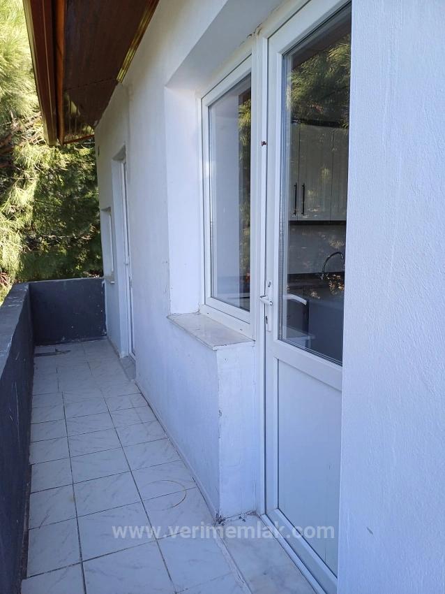 Schnäppchen! 2+1-Zimmer-Wohnung Mit Terrasse In Seferihisar, Mersin-Gebiet, Nur 400 M Vom Meer Entfernt Zu Verkaufen!
