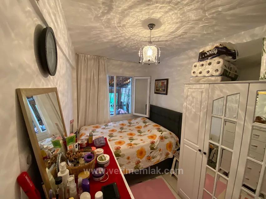 2+1-Zimmer-Wohnung In Seferihisar Mersinalanı Zu Verkaufen, 100 M Vom Meer Entfernt, Mit Garten Und Pavillon, Keine Zusätzlichen Kosten