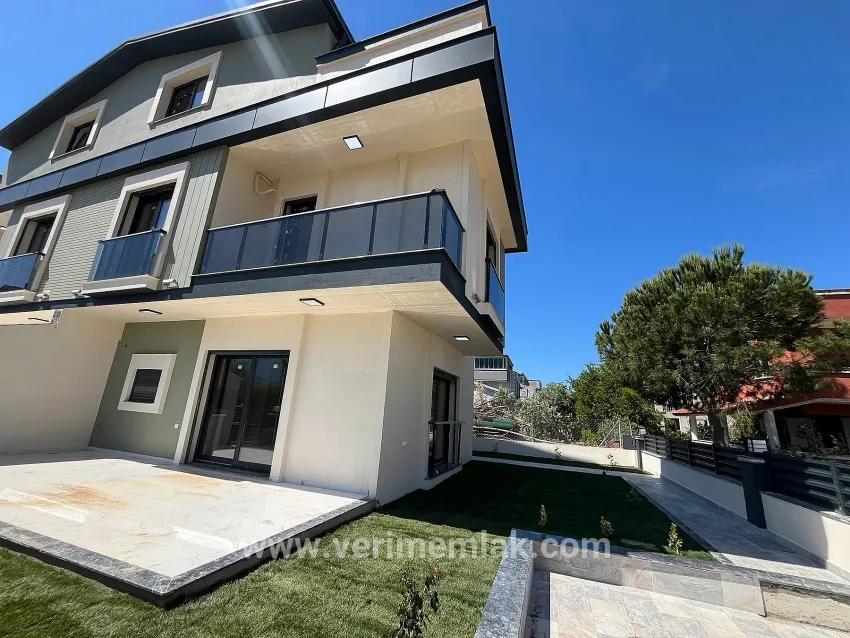 3+1-Zimmer Villa Zu verkaufen in Gümüldür Atatürk Bz. Menderes Gümüldür - 165 m²
