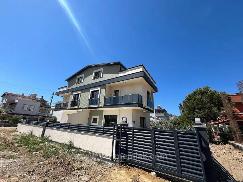 Luxuriöse Freistehende Villa Mit 3+1 Schlafzimmern Und Großzügigem Garten, 400 M Vom Meer Entfernt In Menderes Gümüldür