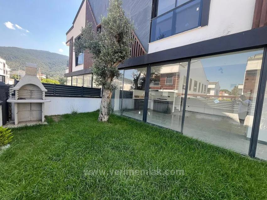 Luxuriöse 3+1-Zimmer-Villa Mit Garten, Vorbereitet Für Kamerasystem, 300 M Vom Meer Entfernt In Özdere