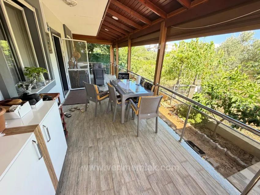 In Seferihisar Cumhuriyet, 650M Vom Meer Entfernt, 4+1 Geräumige Villenartige Luxusvilla Mit Großem Garten Zum Verkauf!