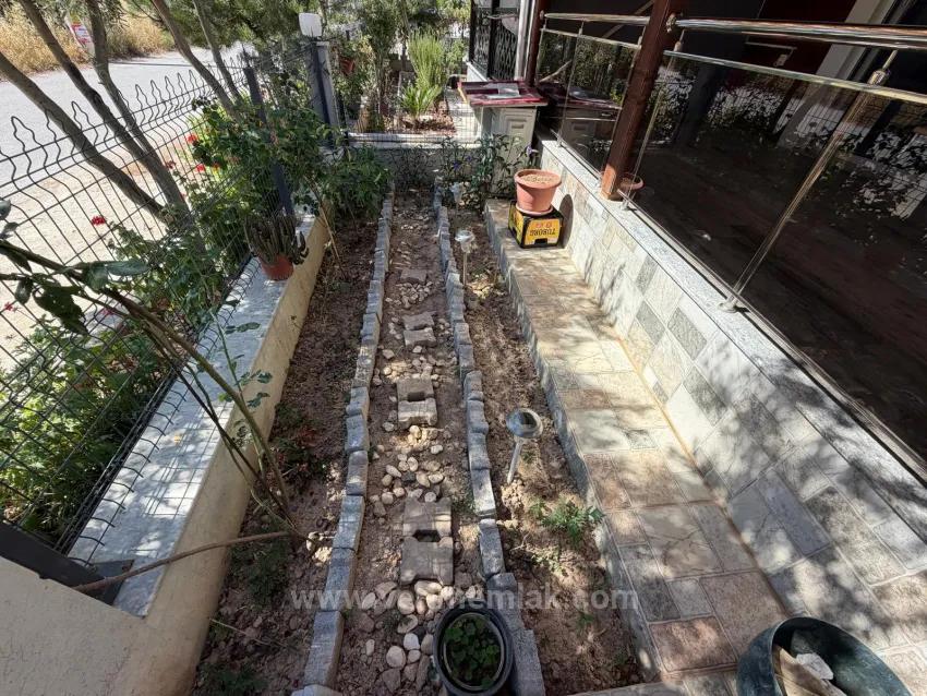 In Seferihisar Cumhuriyet, 650M Vom Meer Entfernt, 4+1 Geräumige Villenartige Luxusvilla Mit Großem Garten Zum Verkauf!