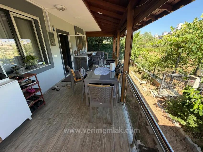 In Seferihisar Cumhuriyet, 650M Vom Meer Entfernt, 4+1 Geräumige Villenartige Luxusvilla Mit Großem Garten Zum Verkauf!