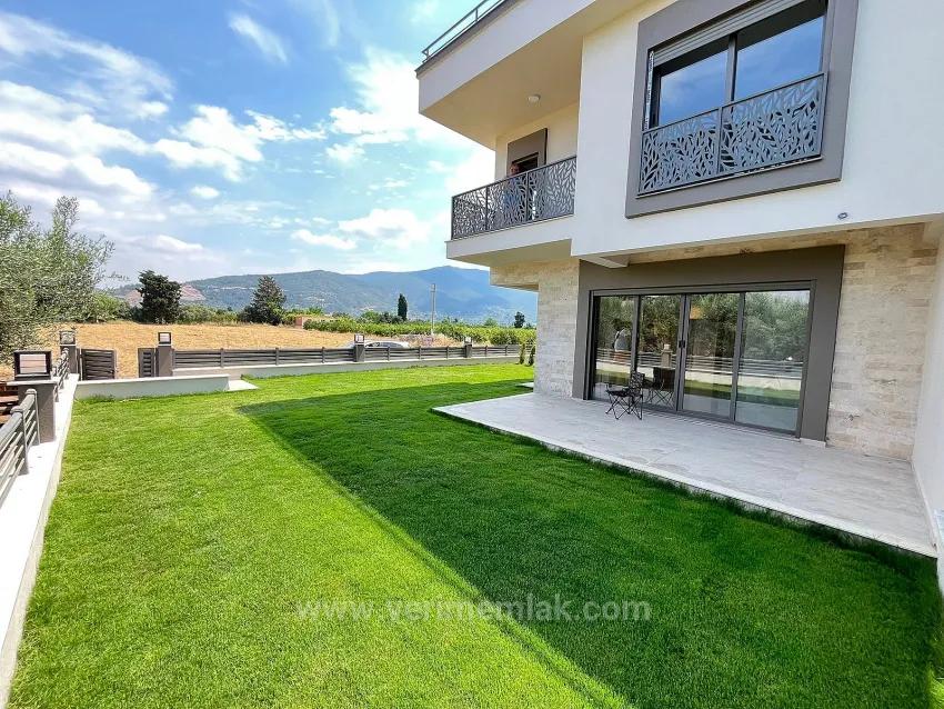 In İzmir/Menderes/Gümüldür Dem Meer 300M Entfernt, Breite Gartenbesitzende 4+1 Luxus-Villa