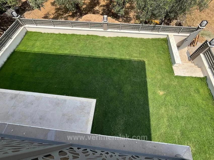 In İzmir/Menderes/Gümüldür Dem Meer 300M Entfernt, Breite Gartenbesitzende 4+1 Luxus-Villa