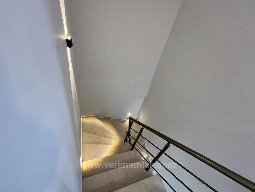 In İzmir/Menderes/Gümüldür Dem Meer 300M Entfernt, Breite Gartenbesitzende 4+1 Luxus-Villa