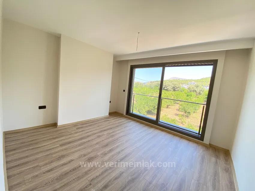 Seferihisar Mersin Bereich Dem Meer 350 M, Schwimmbeckenbesitzend Und Fußbodenheizungsbesitzend Luxus Eckvilla