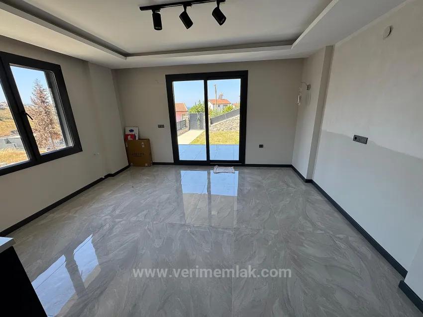 Seferihisar Atatürk Viertel Panoramische Meeresaussicht Sıfır Zu Verkaufen 3+1 Villa