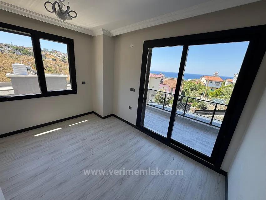 Seferihisar Atatürk Viertel Panoramische Meeresaussicht Sıfır Zu Verkaufen 3+1 Villa