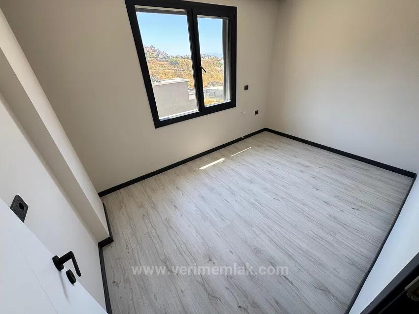 Seferihisar Atatürk Viertel Panoramische Meeresaussicht Sıfır Zu Verkaufen 3+1 Villa