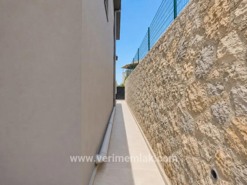 3+1-Zimmer Villa Zu verkaufen in Atatürk Bz. Seferihisar Doğanbey - 190 m²