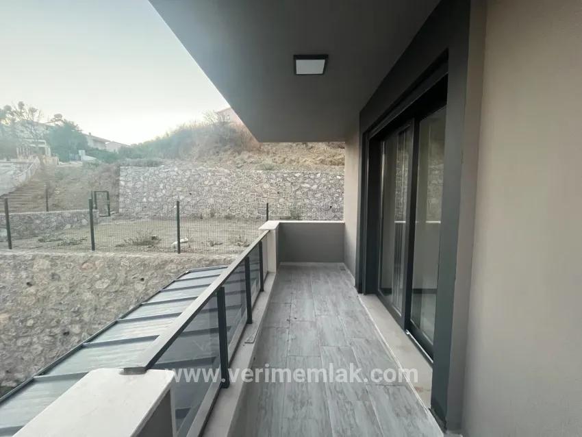 3+1-Zimmer Villa Zu verkaufen in Atatürk Bz. Seferihisar Doğanbey - 190 m²