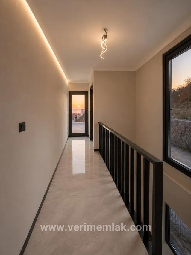 3+1-Zimmer Villa Zu verkaufen in Atatürk Bz. Seferihisar Doğanbey - 190 m²