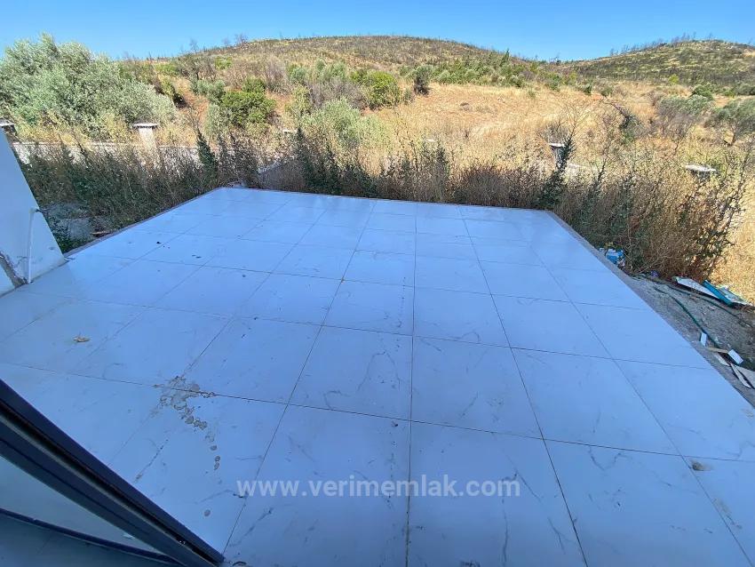 In Seferihisar Payamlı, Geräumige, Gartenbesitzende, Null, Schlüsselübergabe Luxus-Villa 3+1 Zum Verkauf