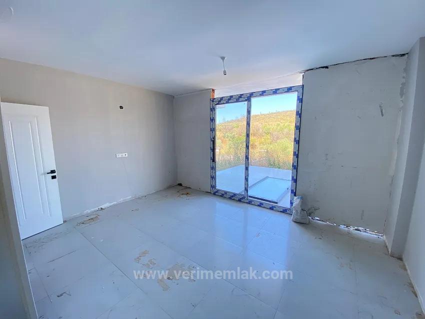 In Seferihisar Payamlı, Geräumige, Gartenbesitzende, Null, Schlüsselübergabe Luxus-Villa 3+1 Zum Verkauf