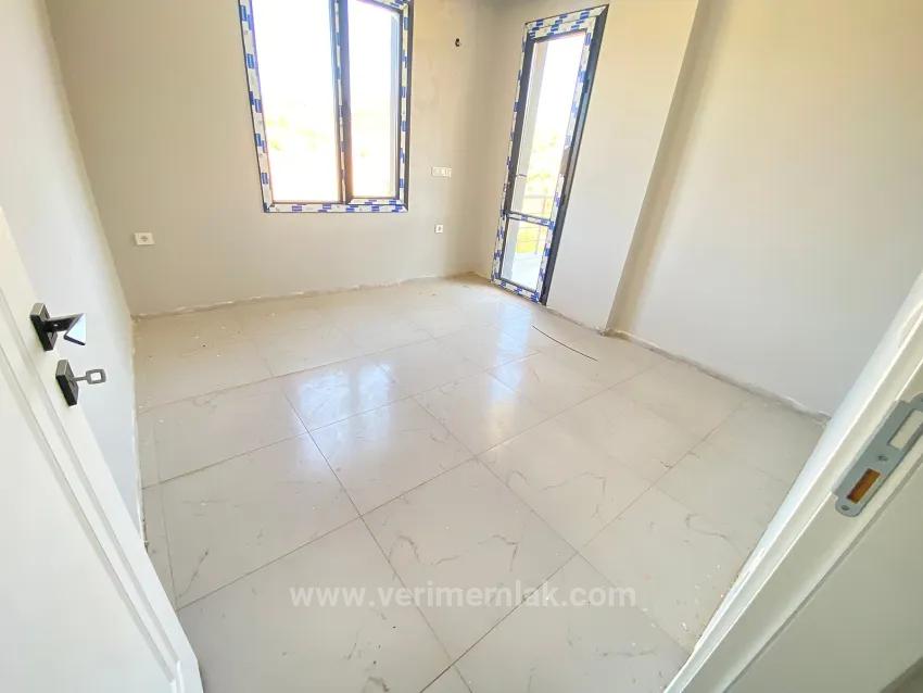 In Seferihisar Payamlı, Geräumige, Gartenbesitzende, Null, Schlüsselübergabe Luxus-Villa 3+1 Zum Verkauf