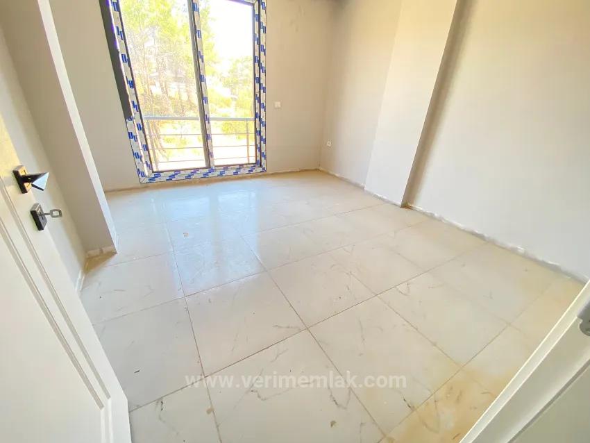 In Seferihisar Payamlı, Geräumige, Gartenbesitzende, Null, Schlüsselübergabe Luxus-Villa 3+1 Zum Verkauf