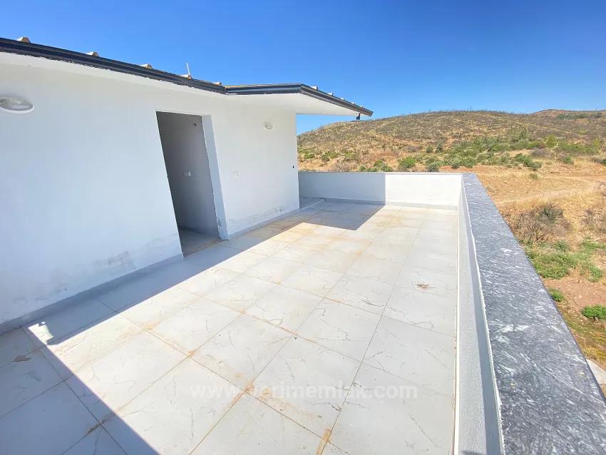 In Seferihisar Payamlı, Geräumige, Gartenbesitzende, Null, Schlüsselübergabe Luxus-Villa 3+1 Zum Verkauf