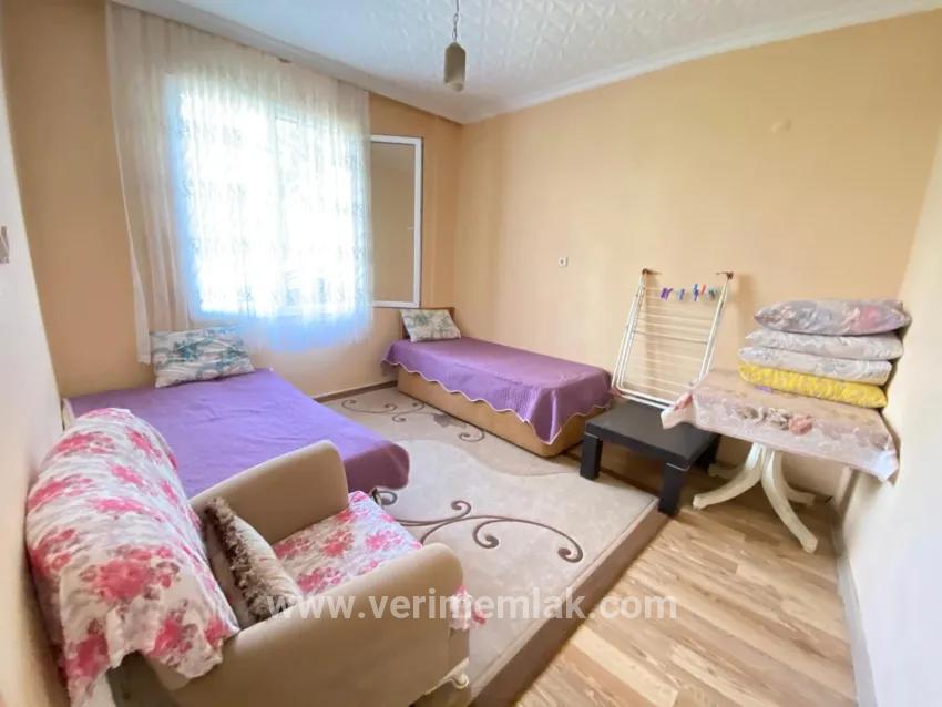 Seferihisar Mersinalanı In der Nähe des Meeres 350m, netto 100m² helle 2+1 tägliche Wohnung