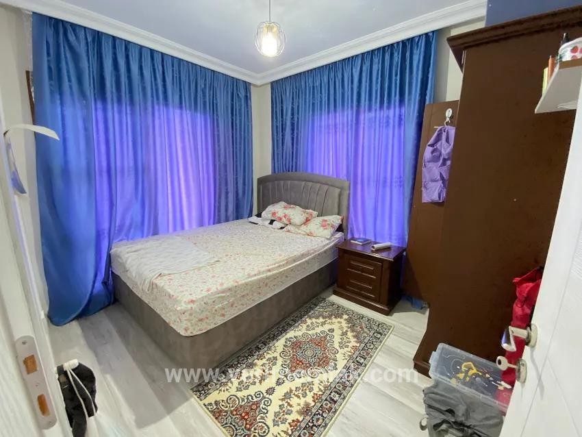 In Seferihisar Atatürk Mah. befindet sich eine vollständig unabhängige Villa mit voller Meeresaussicht, 4+1 Zimmer, zum Verkauf
