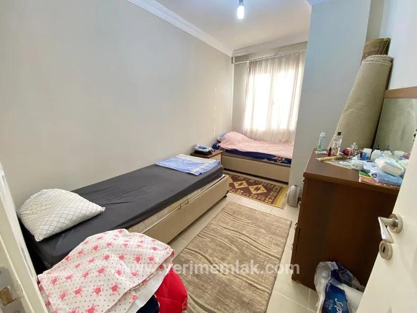 Seferihisar Mersin Ala dem Meer 350 m Entfernung mit Garten zum Verkauf stehendes 2+1 Doppelhaus –