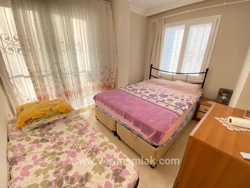 Seferihisar Mersin Ala dem Meer 350 m Entfernung mit Garten zum Verkauf stehendes 2+1 Doppelhaus –