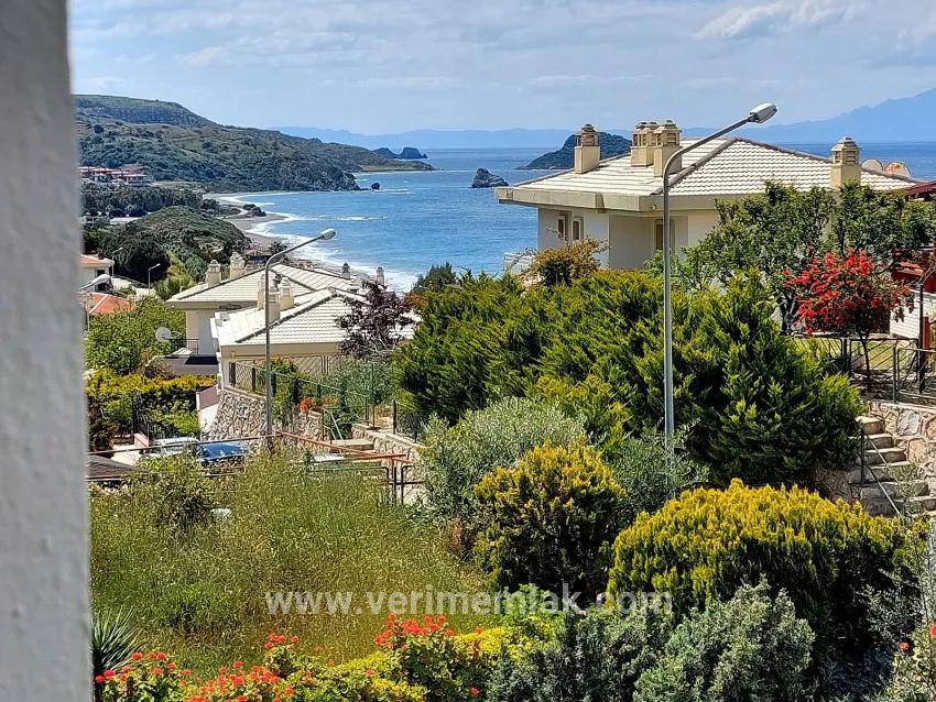 İzmir Seferihisar Doğanbey direkt am Meer null Site mit Garten zum Verkaufen 4+1 Sommerhaus –