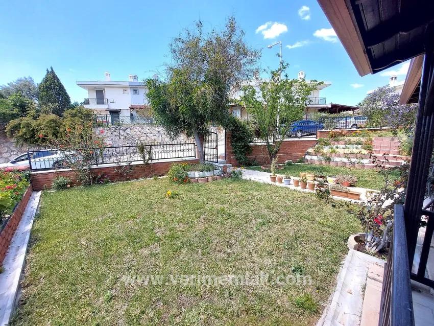 İzmir Seferihisar Doğanbey direkt am Meer null Site mit Garten zum Verkaufen 4+1 Sommerhaus –
