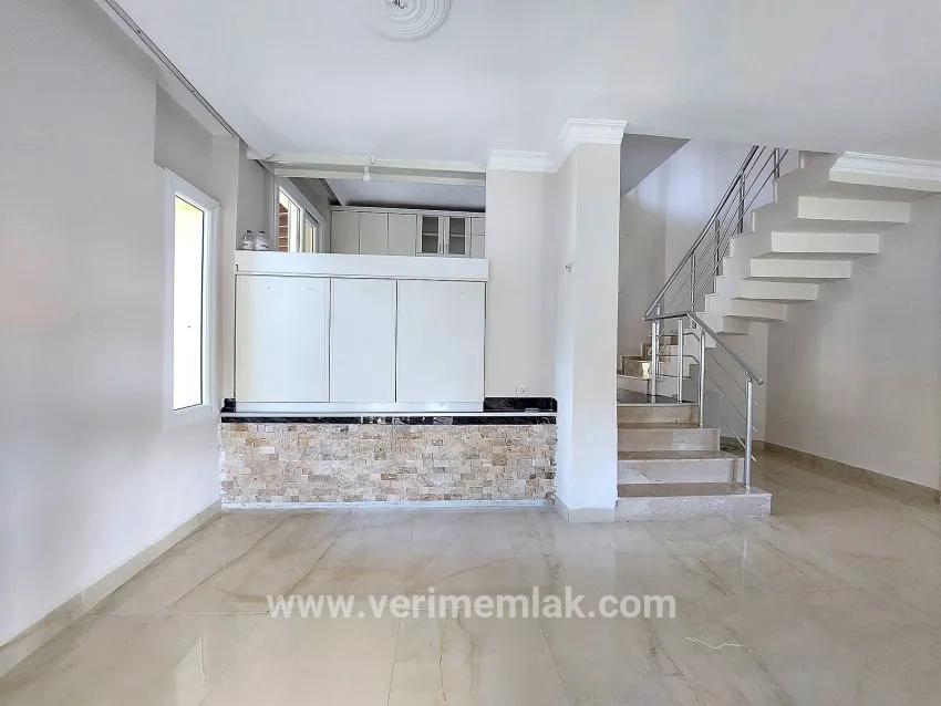 İzmir Seferihisar Doğanbey direkt am Meer null Site mit Garten zum Verkaufen 4+1 Sommerhaus –