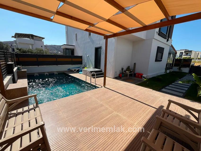 Seferihisar Perle, In Doğanbey mit Pool Ultra Luxus 3+1 Villa zum Verkauf