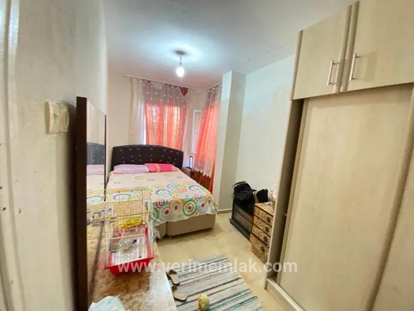 Im Seferihisar Atatürk Viertel, 100 Meter vom Meer entfernt, luxuriöse 3+1 Villa mit panoramischer Terasse