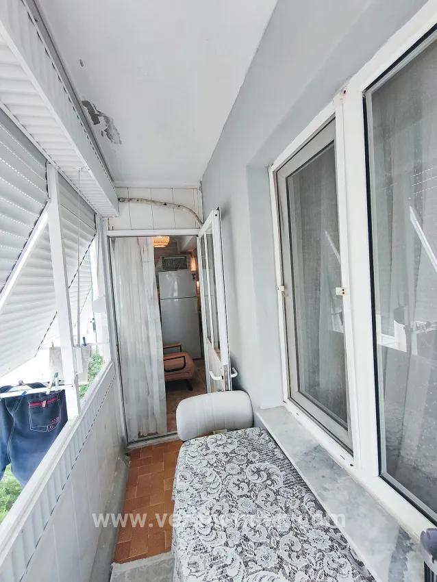 Gümüldür am Strand 1+1 50 m2 möbliert zu einem geeigneten Preis verkaufbare Wohnung