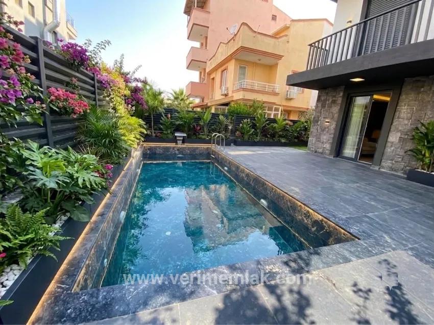 Gümüldür Fevzi Çakmak In der Nähe von dem Meer 100m unabhängige villenartige Luxusimmobilie mit Pool 3+1 Intelligente Villa