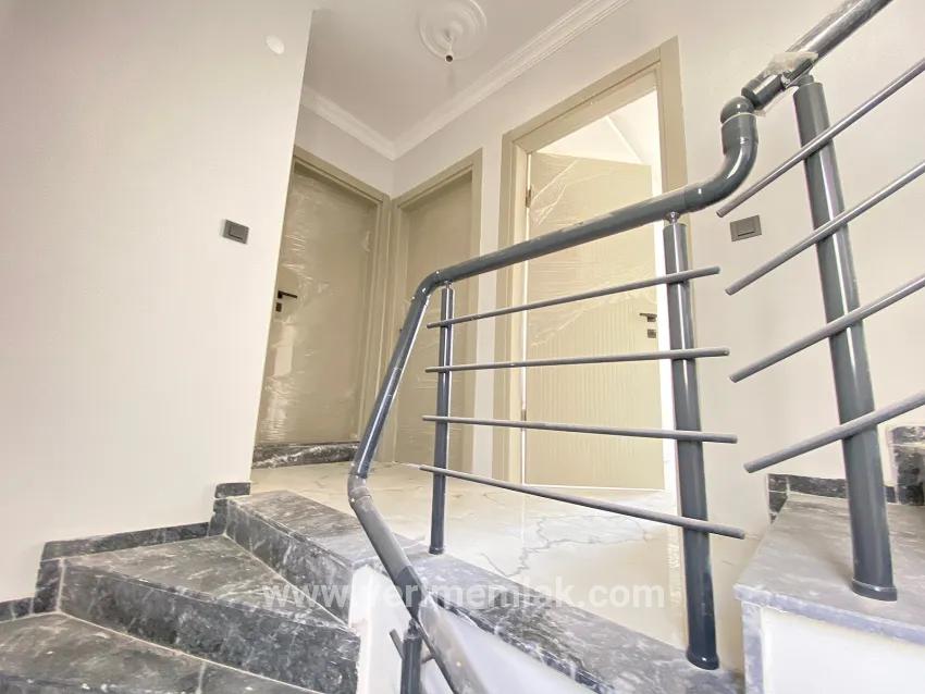 Seferihisar Cumhuriyet Viertel Blaue-flagge-strand Satılık 3+1 Villa