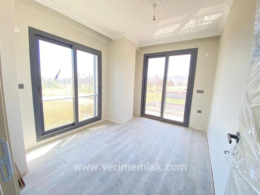 Seferihisar Cumhuriyet Viertel Blaue-flagge-strand Satılık 3+1 Villa